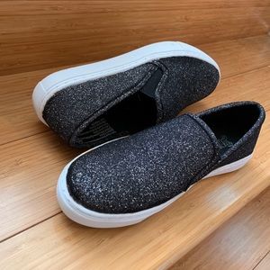 SLIP ON SNEAKER